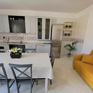  Appartamento Made In Sicilia -in Centro, Aria Condizionata E No Ztl- City Centre, Aircon And No Ltz Italia